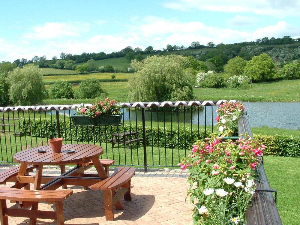 Cameley Lodge - Self Catering Temple Cloud Bagian luar foto